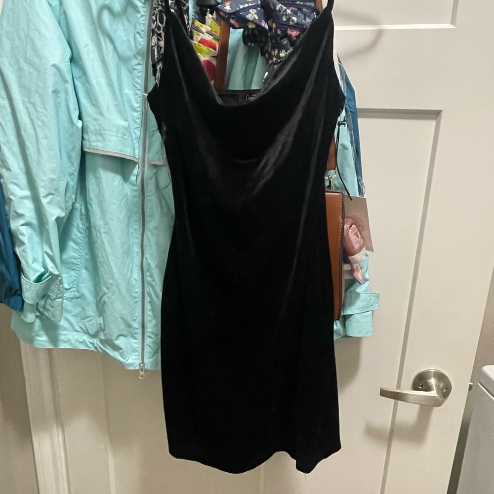 Chic Black Velvet Mini Dress